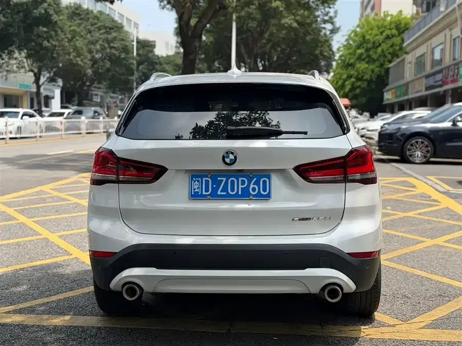 BMW X1 2021 facelift sDrive25Li Leading Edition 2022 — миниатюра 2
