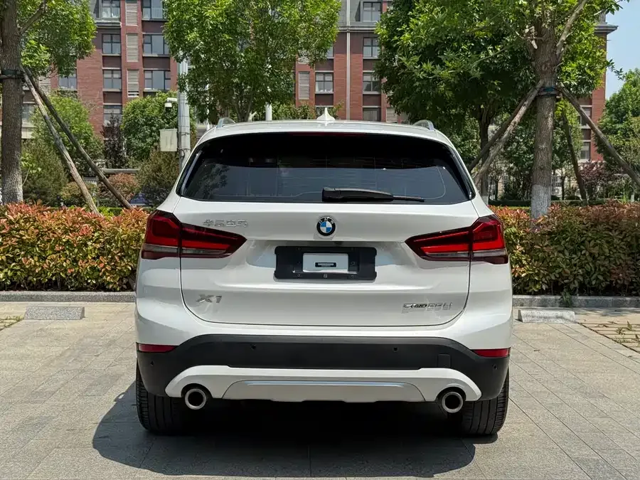 BMW X1 2022 sDrive20Li Fashion Edition 2022 — миниатюра 4