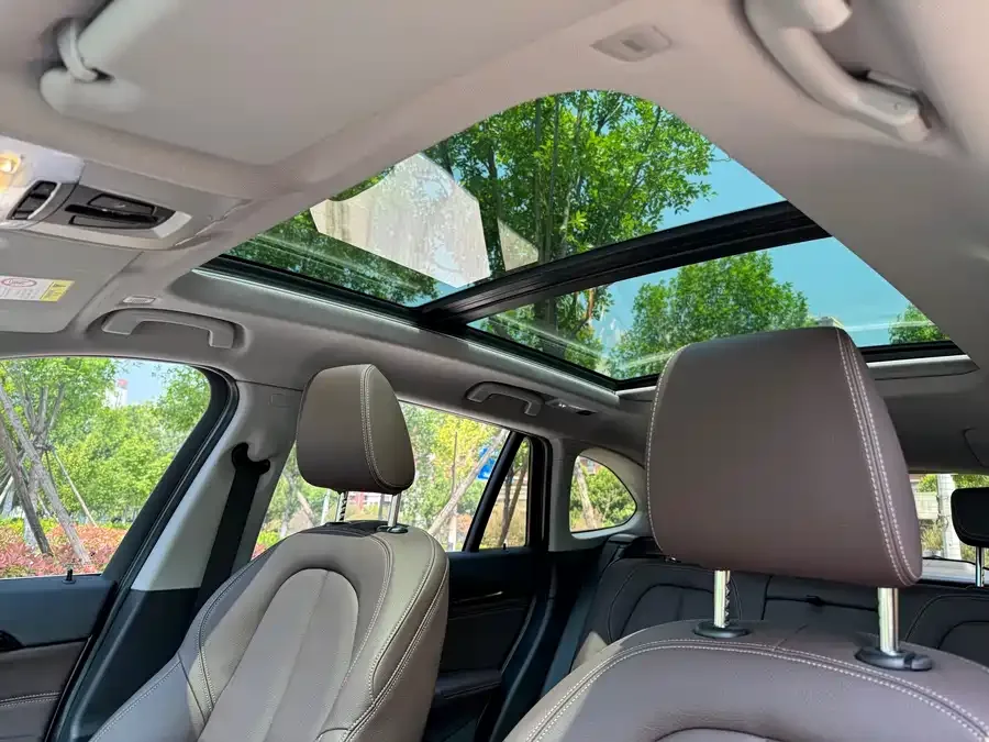 BMW X1 2022 sDrive20Li Fashion Edition 2022 — миниатюра 5