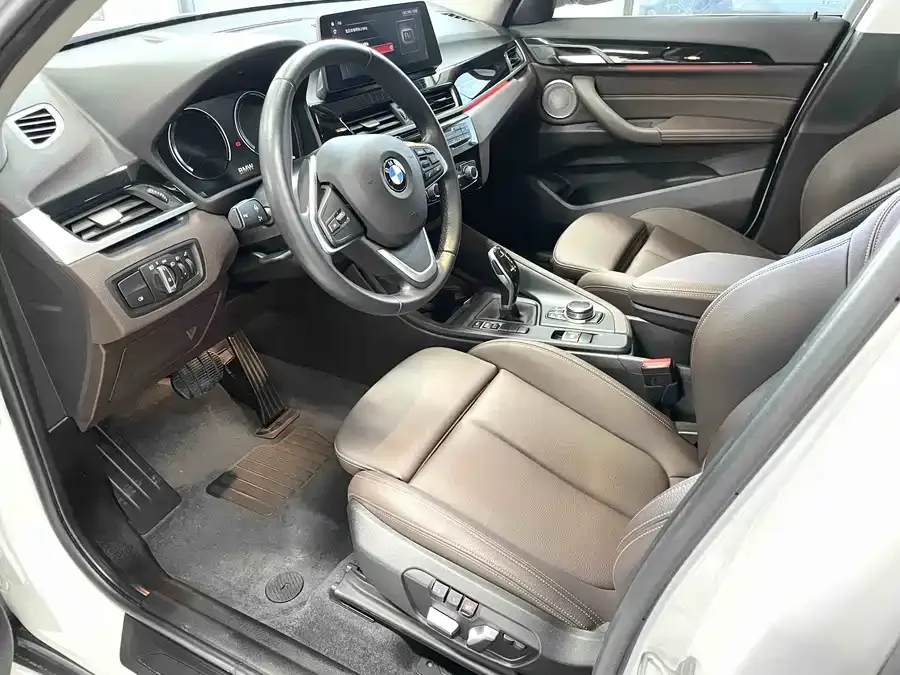 BMW X1 2022 sDrive20Li Fashion Edition 2022 — миниатюра 4