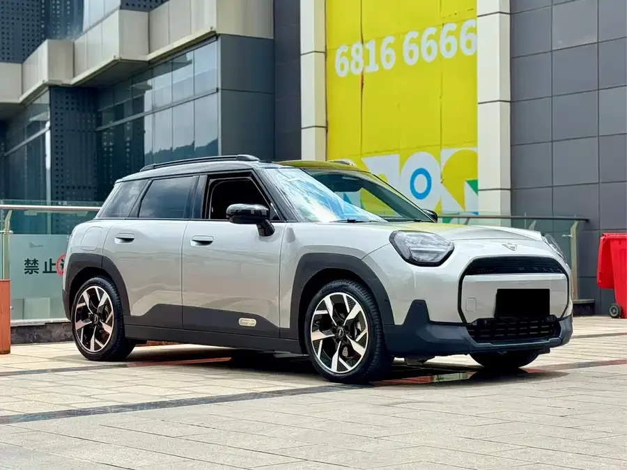 MINI Electric ACEMAN Electric MINI ACEMAN 2024 E Classic 2024 — миниатюра 3