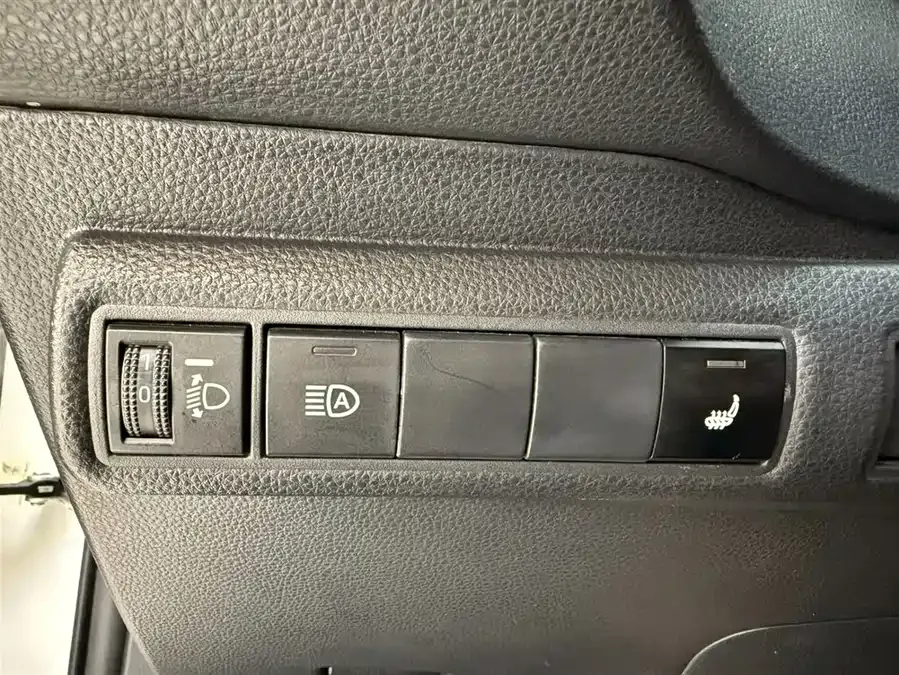 Toyota Corolla Corolla 2022 TNGA 1.5L CVT Pioneer Edition 2022 — миниатюра 3