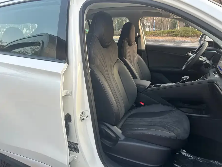 Roewe D5X DMH Roewe D5X DMH 2024 135 Flagship Edition 2026 — миниатюра 3