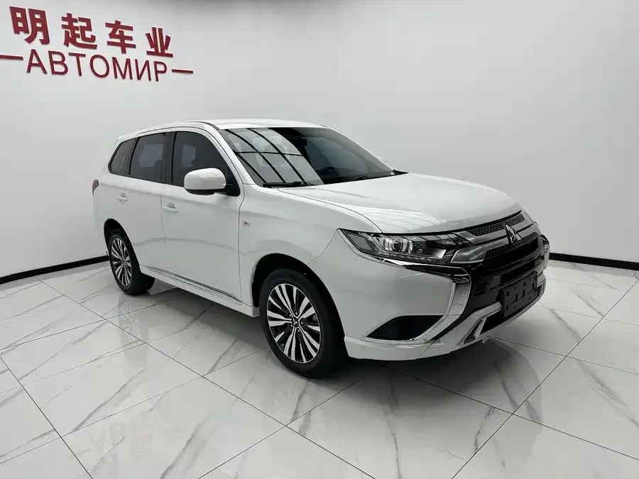 Mitsubishi Outlander Outlander 2021 2.0L 2WD 5-seater 2022 — миниатюра 3