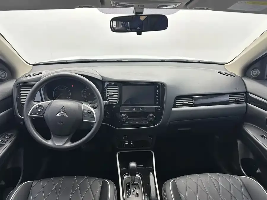 Mitsubishi Outlander Outlander 2021 2.0L 2WD 5-seater 2022 — миниатюра 4