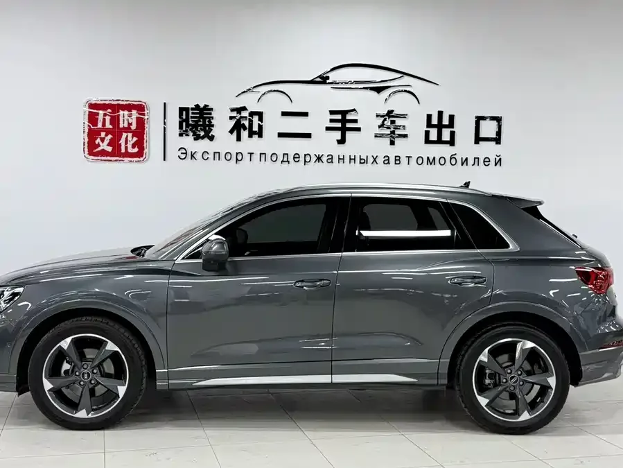 Audi Q3 2022 35 TFSI Fashionable and Dynamic 2023 — миниатюра 4