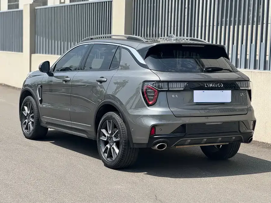 Lynk & Co 01 Lynk & Co 01 2021 2.0TD 2WD Pro 2022 — миниатюра 3
