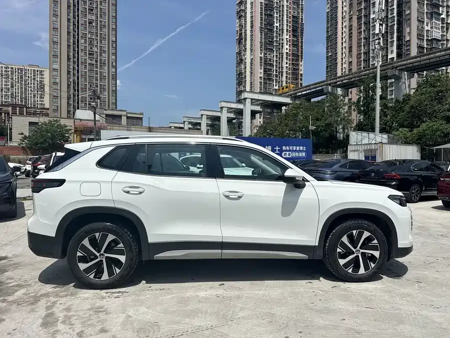Volkswagen Tayron Tanyue 2025 Tanyue L 330TSI 2WD Elite 2025 — миниатюра 4