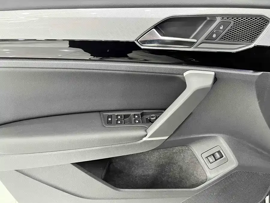 Volkswagen Tayron Tanyue 2022 280TSI 2WD Luxury Smart Edition 2022 — миниатюра 5
