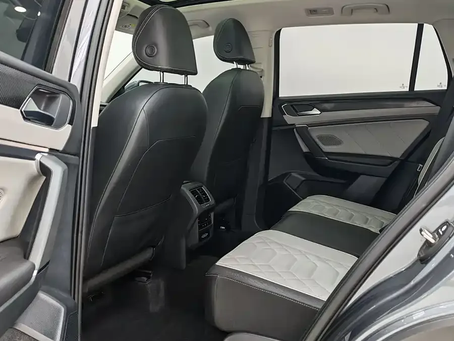 Volkswagen Tayron Tanyue 2023 280TSI 2WD Luxury Plus Advanced Edition 2022 — миниатюра 4