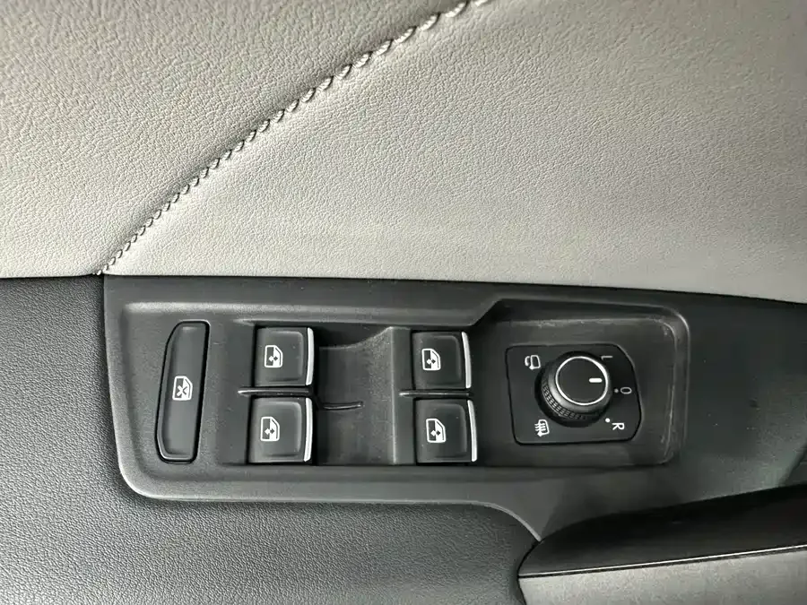 Volkswagen Tayron Tanyue 2023 280TSI 2WD Luxury Plus Advanced Edition 2022 — миниатюра 5