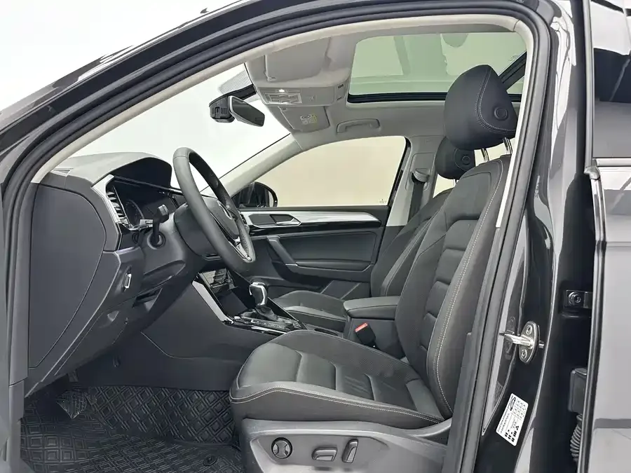 Volkswagen Tayron Tanyue 2022 280TSI 2WD Luxury Smart Edition 2022 — миниатюра 2