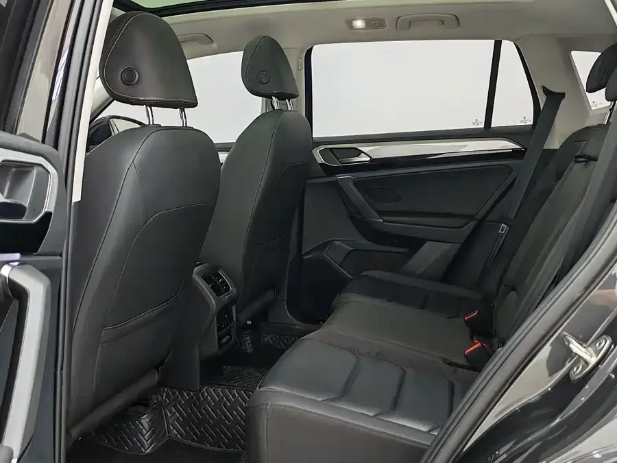 Volkswagen Tayron Tanyue 2022 280TSI 2WD Luxury Smart Edition 2022 — миниатюра 4