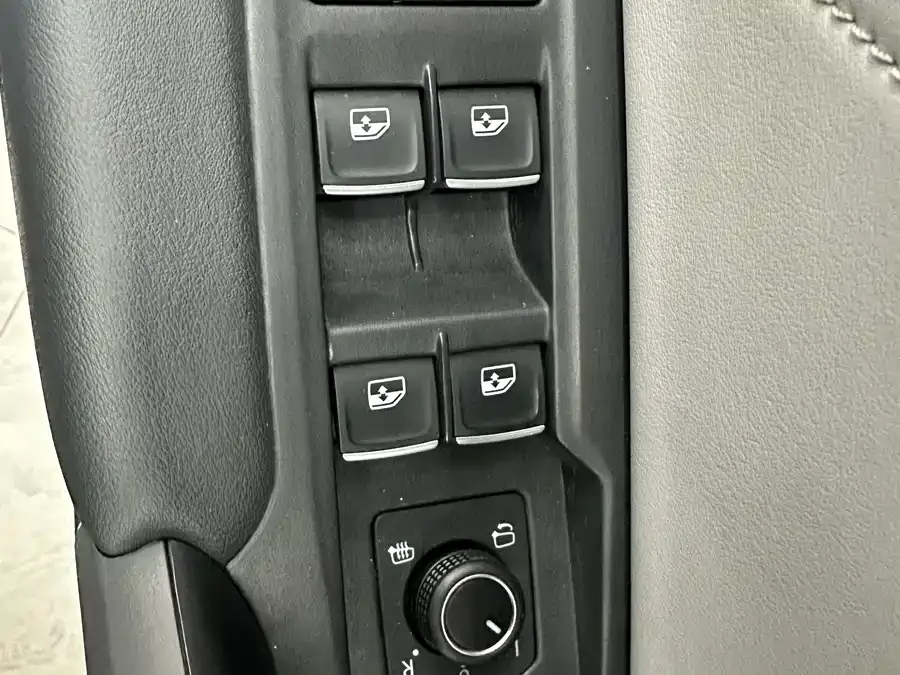 Volkswagen Tayron Tanyue 2023 280TSI 2WD Luxury Plus Advanced Edition 2022 — миниатюра 5