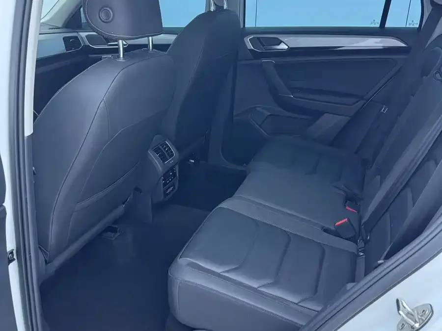 Volkswagen Tayron Tanyue 2022 280TSI 2WD Luxury Smart Edition 2022 — миниатюра 5