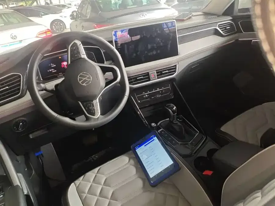 Volkswagen Tayron Tanyue 2023 280TSI 2WD Luxury Plus Advanced Edition 2022 — миниатюра 4