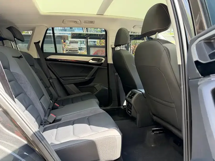 Volkswagen Tayron Tanyue 2022 330TSI 2WD Luxury Smart Edition 2022 — миниатюра 4