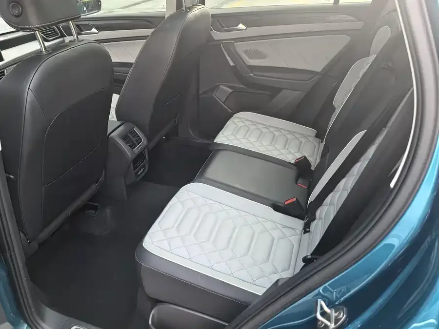 Volkswagen Tayron Tanyue 2023 280TSI 2WD Luxury Plus Advanced Edition 2023 — миниатюра 2