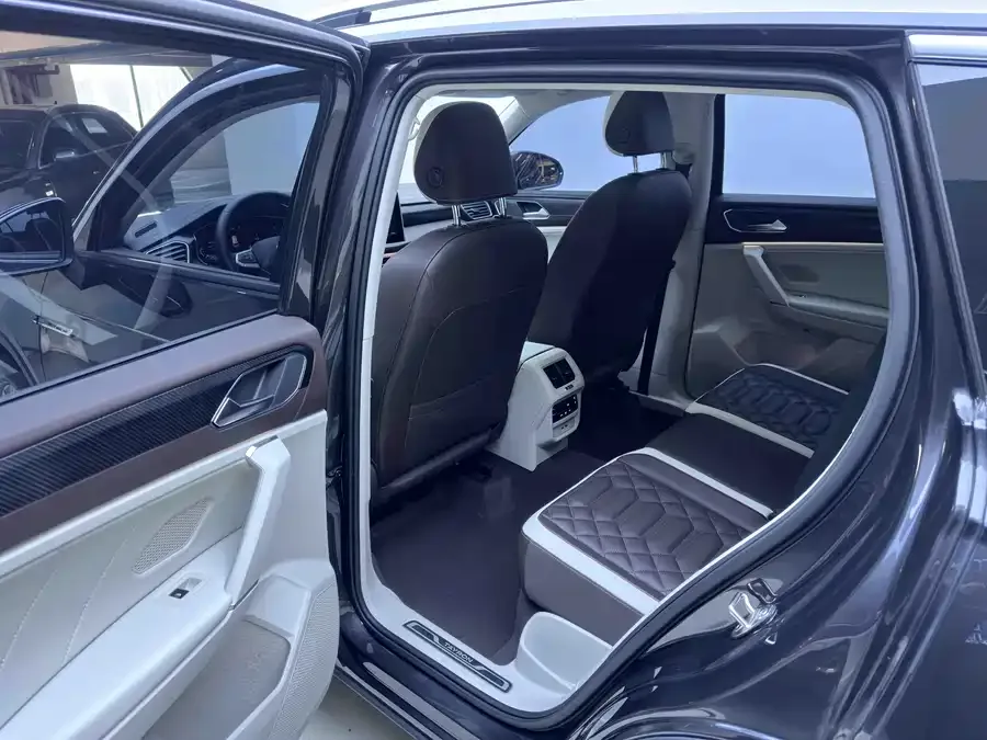 Volkswagen Tayron Tanyue 2023 280TSI 2WD Luxury Plus Advanced Edition 2022 — миниатюра 5