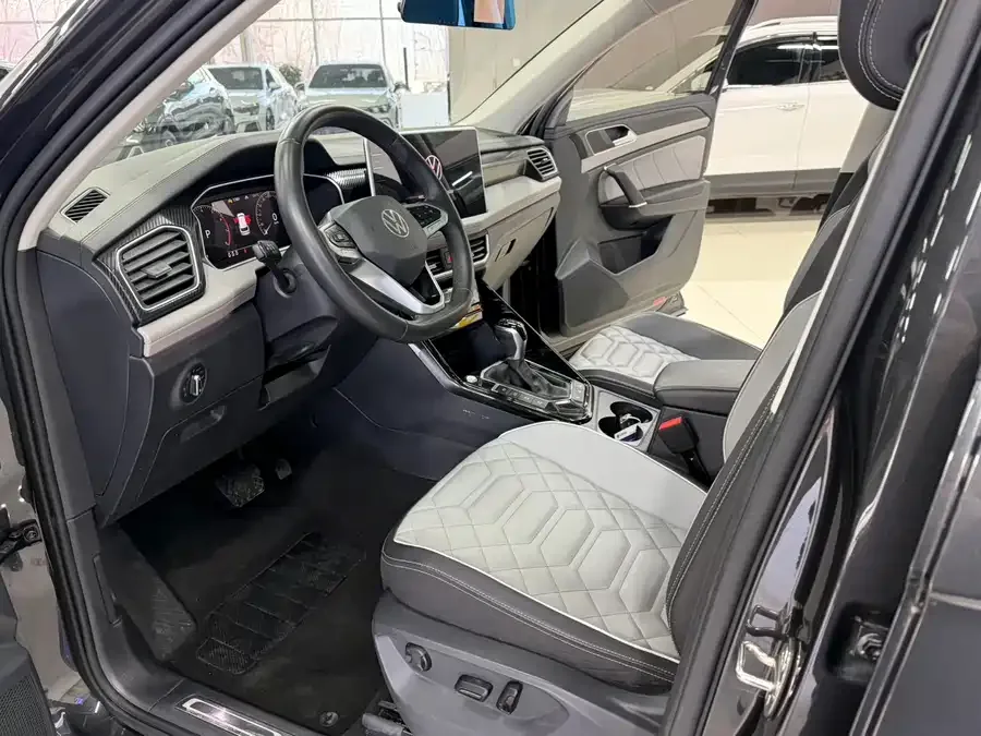 Volkswagen Tayron Tanyue 2023 280TSI 2WD Luxury Plus Advanced Edition 2022 — миниатюра 4