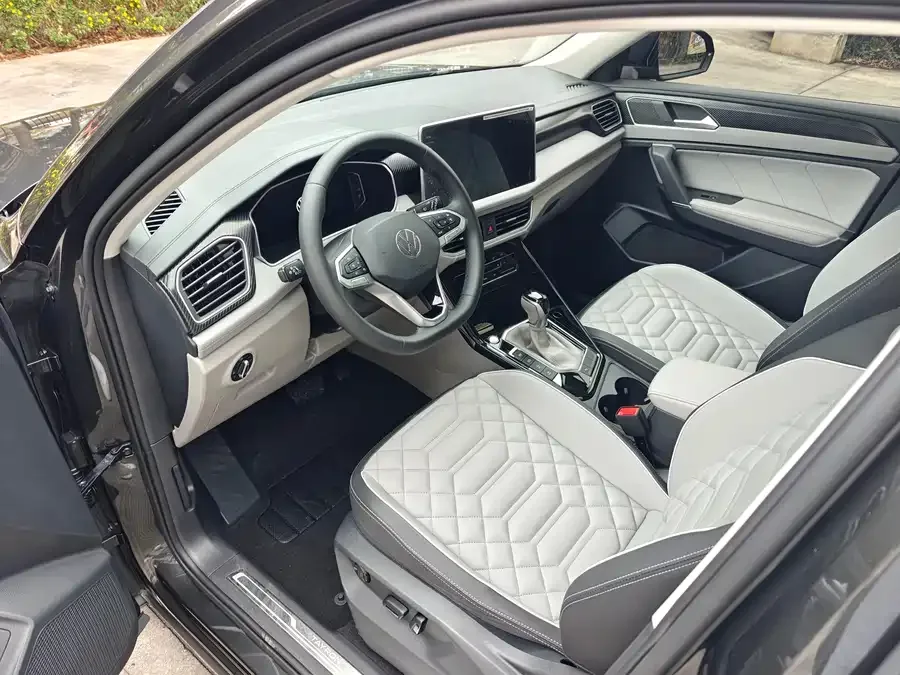 Volkswagen Tayron Tanyue 2023 330TSI 2WD Luxury Plus Advanced Edition 2023 — миниатюра 2