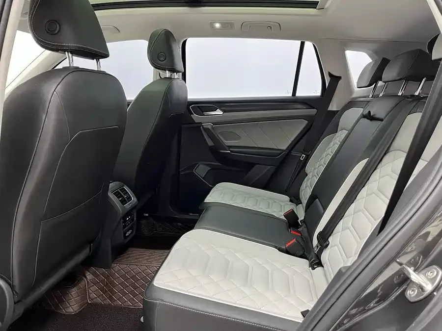 Volkswagen Tayron Tanyue 2023 330TSI 2WD Luxury Plus Advanced Edition 2023 — миниатюра 2
