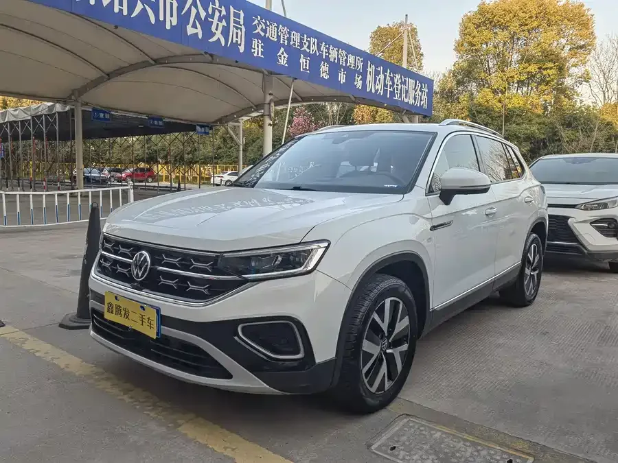 Volkswagen Tayron Tanyue 2023 300TSI 2WD Luxury Plus Advanced Edition 2023 — фото 1, купить с доставкой в Москву