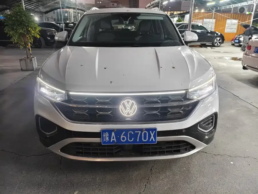 Volkswagen Tayron Tanyue 2023 300TSI 2WD Luxury Plus Advanced Edition 2023 — фото 1, купить с доставкой в Москву