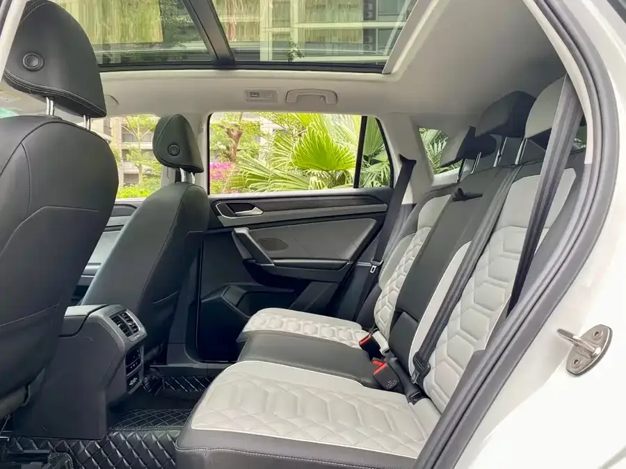 Volkswagen Tayron Tanyue 2024 330TSI 2WD Luxury Plus Advanced Edition 2024 — миниатюра 2