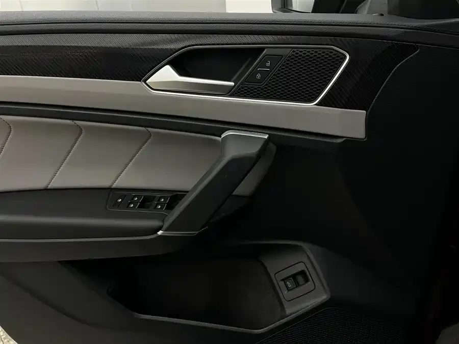 Volkswagen Tayron Tanyue 2023 300TSI 2WD Luxury Plus Advanced Edition 2024 — миниатюра 2