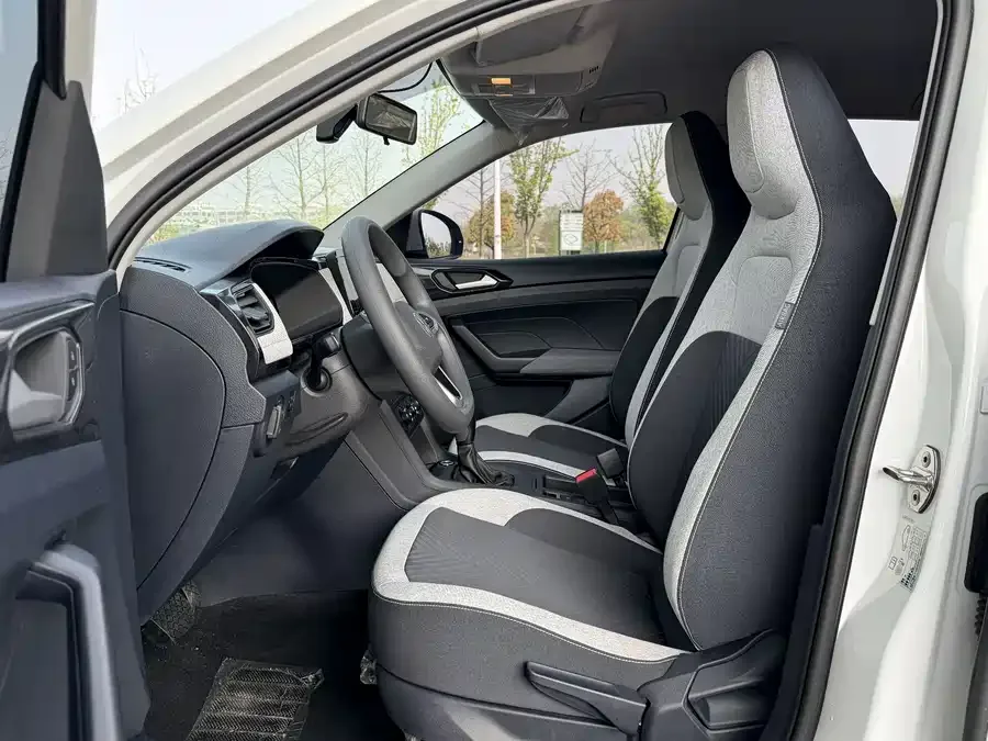 Volkswagen Tiguan (Tharu) Tuyue 2025 New 1.5L Ruijin Edition 2025 — миниатюра 2