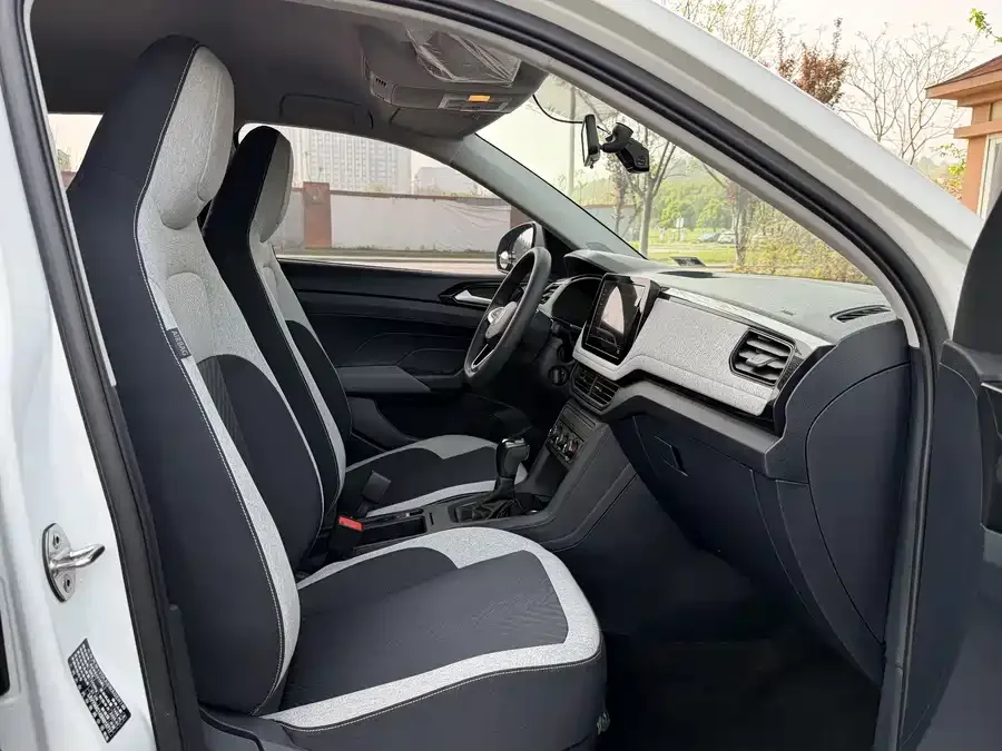 Volkswagen Tiguan (Tharu) Tuyue 2025 New 1.5L Ruijin Edition 2025 — миниатюра 4