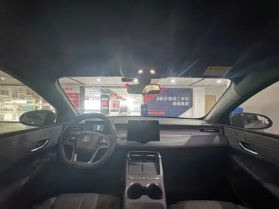 BYD Qin PLUS Qin PLUS 2026 DM-i 210KM Progressive Edition 2026 — миниатюра 3