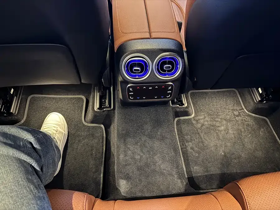 Mercedes-Benz GLC Mercedes-Benz GLC 2025 GLC 300 L 4MATIC Dynamic 5-seater 2025 — миниатюра 2