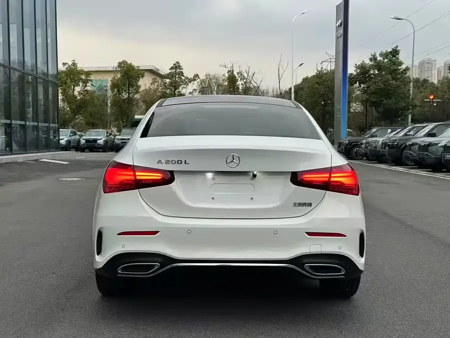 Mercedes-Benz Class A Mercedes-Benz A-Class 2023 A 200 L Fashion Edition 2024 — миниатюра 4