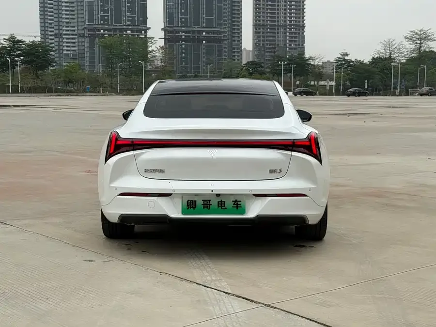 NETA Nezha S Nezha S 2022 Extended Range 1160km Rear-wheel Drive Medium Edition 2023 — миниатюра 2