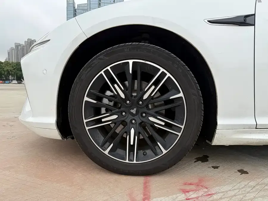 NETA Nezha S Nezha S 2022 Extended Range 1160km Rear-wheel Drive Medium Edition 2023 — миниатюра 3