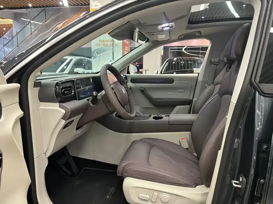 Leapmotor C11 Leapmotor C11 2024 Pure Electric 580 Premium Edition 2025 — миниатюра 4