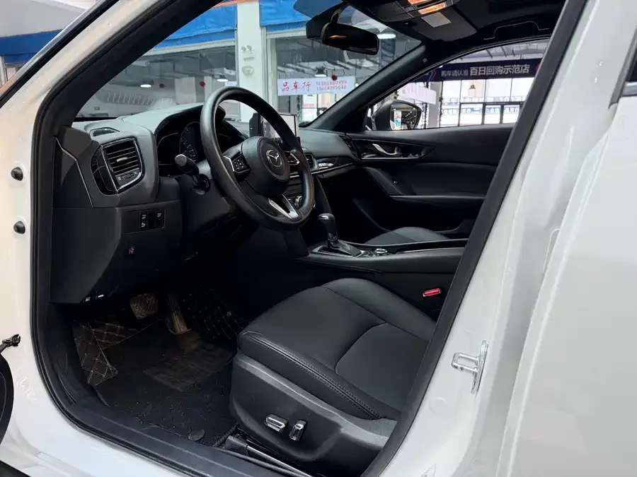 Mazda CX-4 2021 2.0L Automatic 2WD Blue Sky Vitality Edition 2023 — миниатюра 2