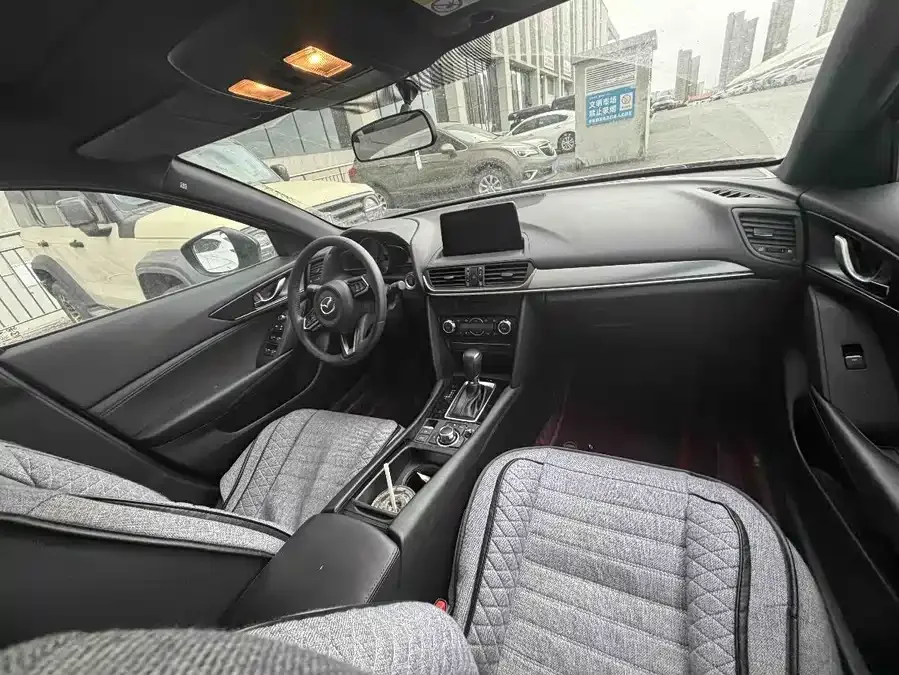 Mazda CX-4 2021 2.0L Automatic 2WD Blue Sky Premium Edition 2022 — миниатюра 2
