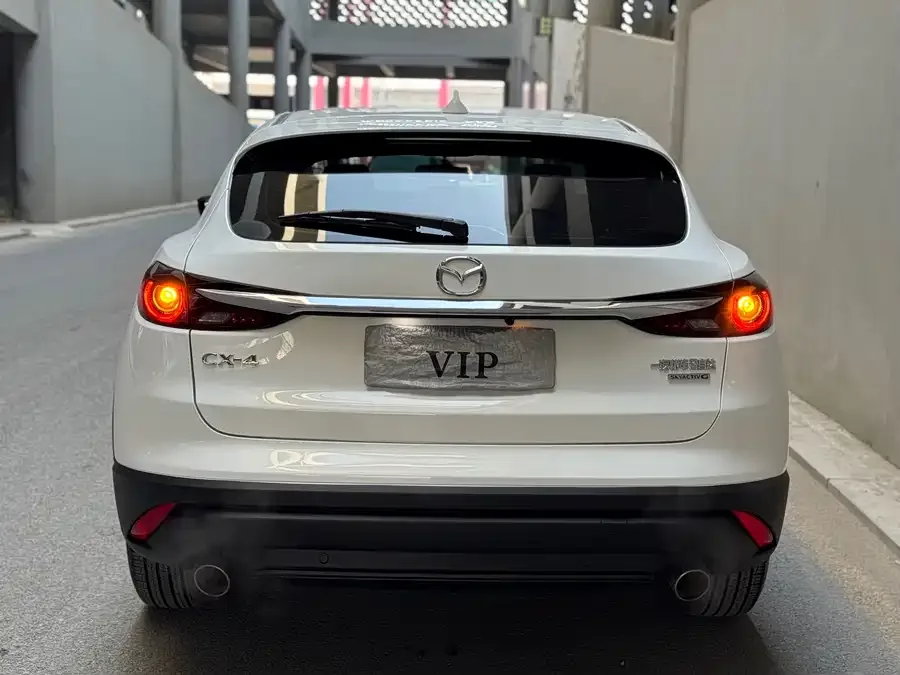 Mazda CX-4 2021 2.0L Automatic 2WD Blue Sky Vitality Edition 2023 — миниатюра 2
