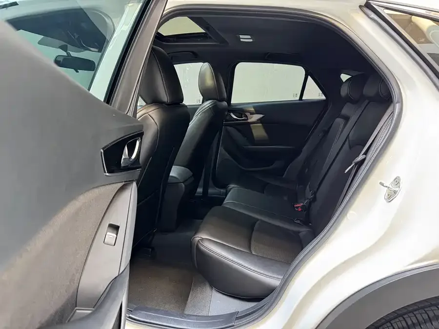Mazda CX-4 2021 2.0L Automatic 2WD Blue Sky Vitality Edition 2023 — миниатюра 4