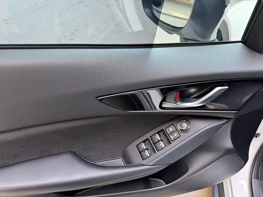 Mazda CX-4 2021 2.0L Automatic 2WD Blue Sky Vitality Edition 2023 — миниатюра 5
