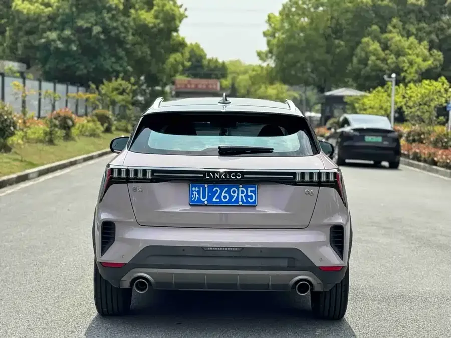 Lynk & Co 06 Lynk & Co 06 2023 Remix 1.5T Shero 2022 — миниатюра 2