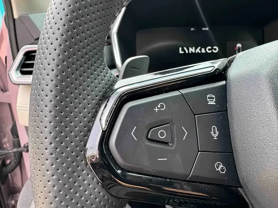 Lynk & Co 06 Lynk & Co 06 2023 Remix 1.5T Shero 2022 — миниатюра 4