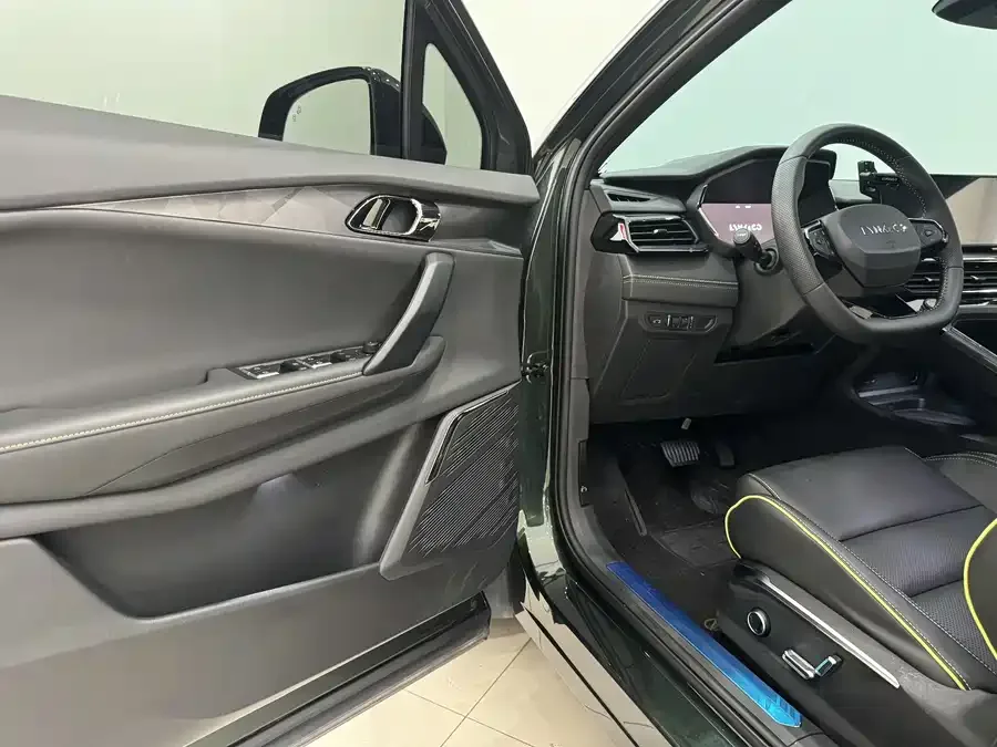 Lynk & Co 06 Lynk & Co 06 2023 Remix 1.5T Shero 2024 — миниатюра 2