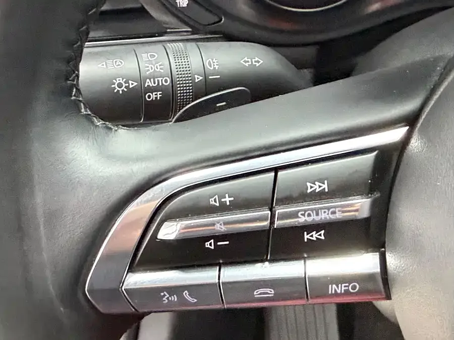 Mazda Axela Mazda3 Angkesela 2022 2.0L automatic premium version 2022 — миниатюра 5