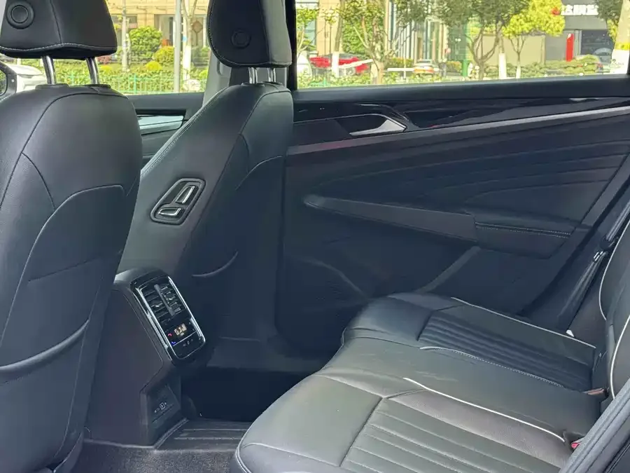 Volkswagen Passat Passat 2023 330TSI Elite Edition 2022 — миниатюра 2