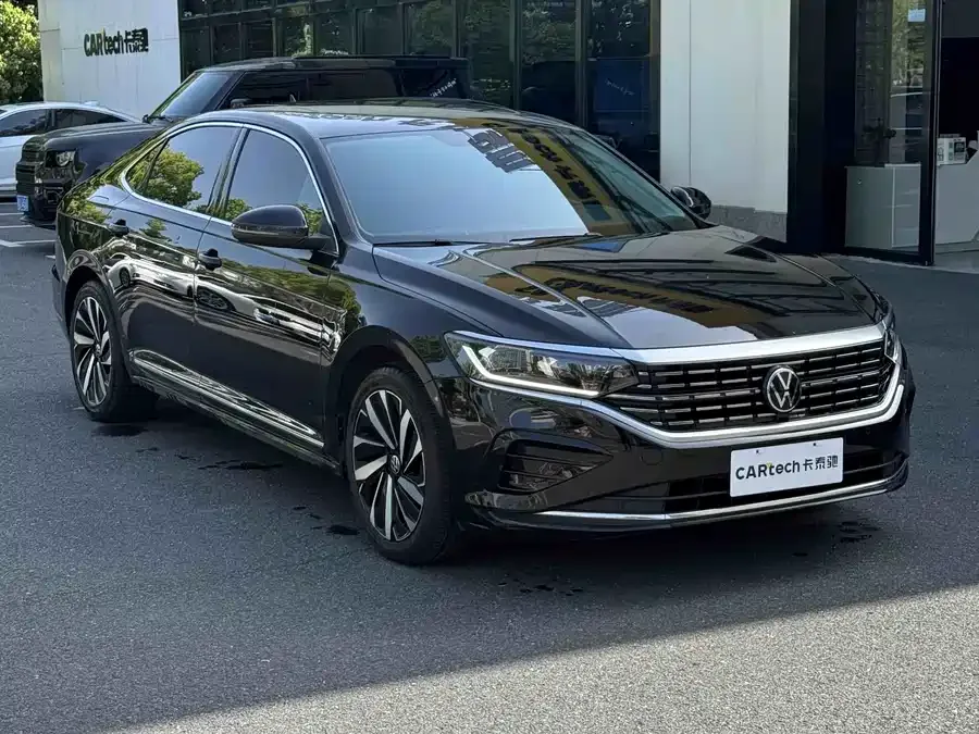 Volkswagen Passat Passat 2023 330TSI Elite Edition 2022 — миниатюра 3