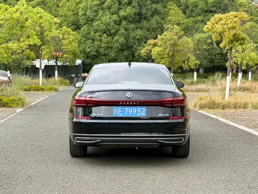 Volkswagen Passat Passat 2022 330TSI Deluxe Edition 2022 — миниатюра 2